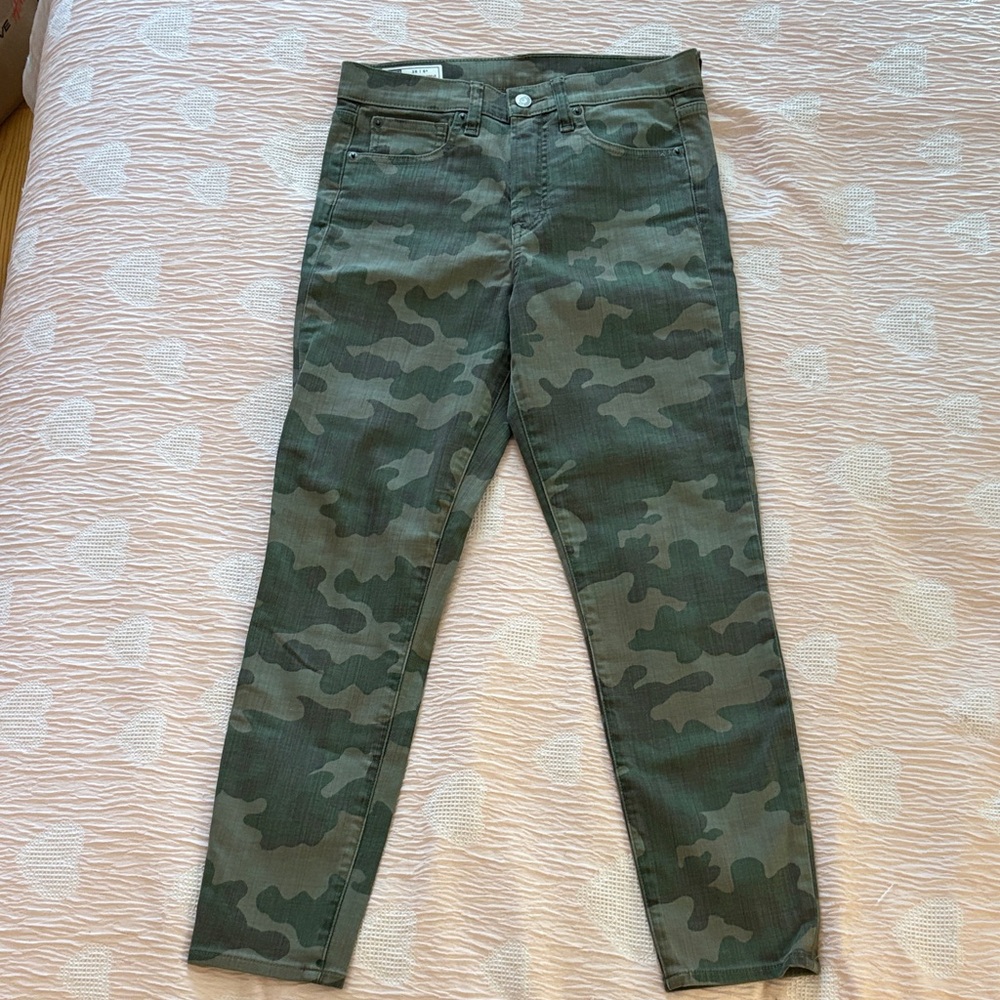 GAP Women's Skinny Jeans in Camouflage Green